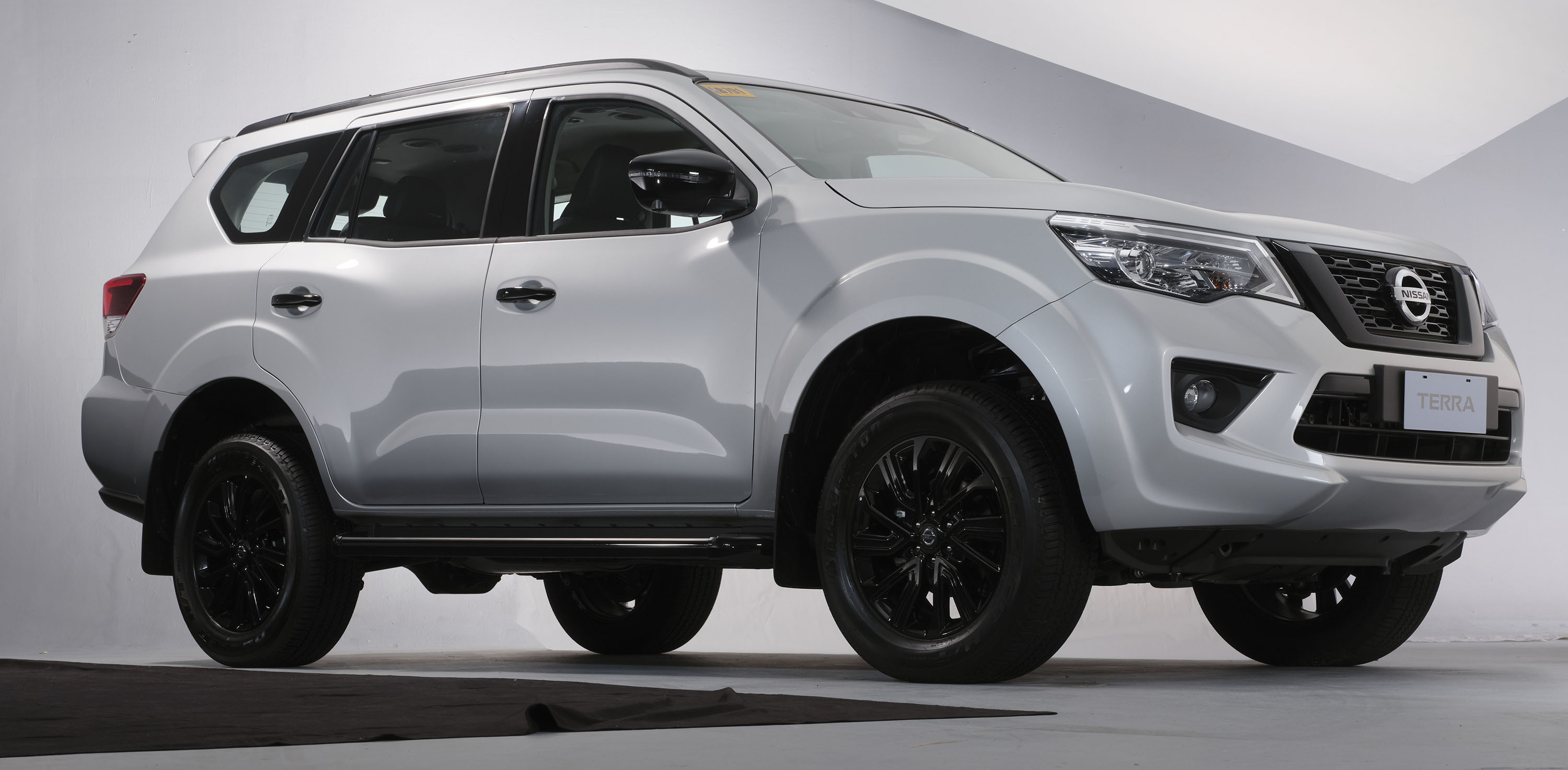 Nissan PH Updates The Terra VL With Blacked Out Details For 2021